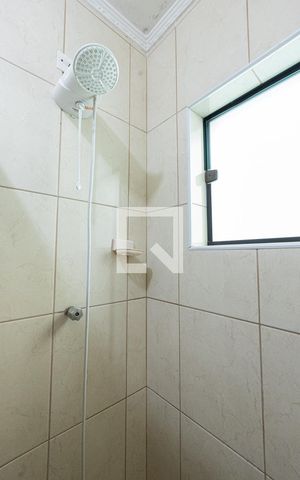 Casa à venda com 129m², 3 quartos e 2 vagas Casa à venda com 129m², 3 quartos e 2 vagasBanheiro Social