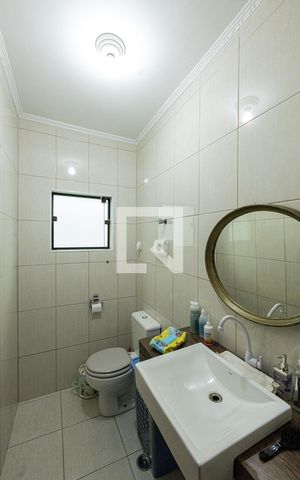 Casa à venda com 129m², 3 quartos e 2 vagas Casa à venda com 129m², 3 quartos e 2 vagasLavabo
