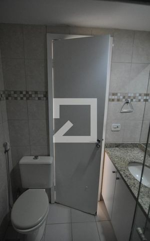Apartamento à venda com 78m², 2 quartos e 1 vagaBanheiro do Corredor