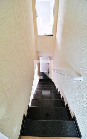 Casa para alugar com 147m², 3 quartos e 4 vagasEscada