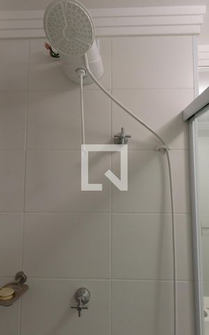 Apartamento à venda com 57m², 2 quartos e 1 vaga Apartamento à venda com 57m², 2 quartos e 1 vagaBanheiro da Suíte 1