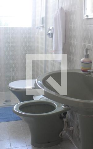 Casa à venda com 250m², 4 quartos e 2 vagasBanheiro da Suíte