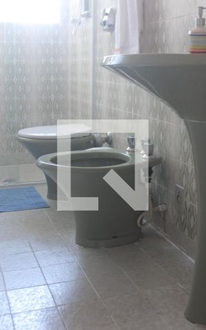 Casa à venda com 250m², 4 quartos e 2 vagasBanheiro da Suíte