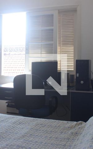 Casa à venda com 250m², 4 quartos e 2 vagasSuíte