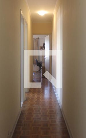 Casa à venda com 250m², 4 quartos e 2 vagasCorredor dos quartos