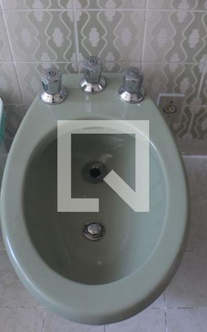 Casa à venda com 250m², 4 quartos e 2 vagasBanheiro da Suíte