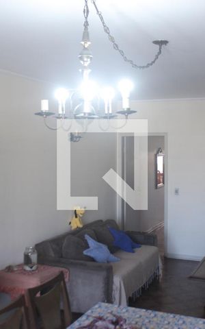 Casa à venda com 250m², 4 quartos e 2 vagasSala