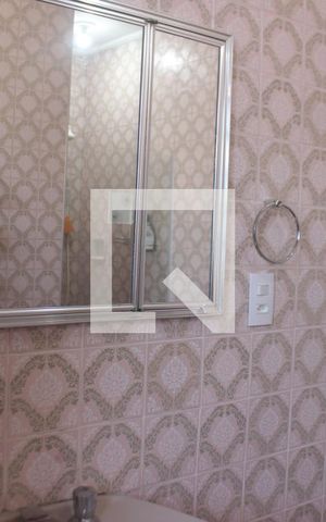 Casa à venda com 250m², 4 quartos e 2 vagasBanheiro do corredor