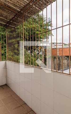 Casa à venda com 140m², 3 quartos e 2 vagas Casa à venda com 140m², 3 quartos e 2 vagasVaranda