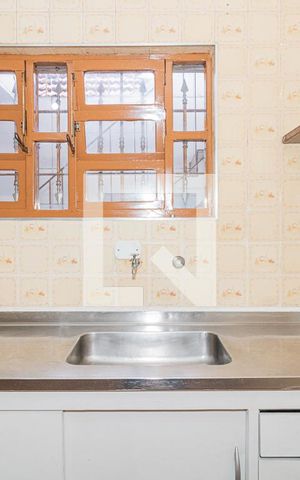 Casa à venda com 140m², 3 quartos e 2 vagas Casa à venda com 140m², 3 quartos e 2 vagasCozinha