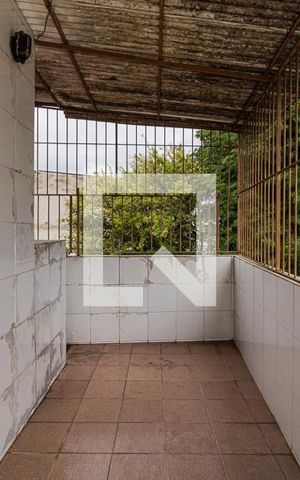 Casa à venda com 140m², 3 quartos e 2 vagas Casa à venda com 140m², 3 quartos e 2 vagasVaranda