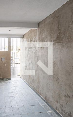 Casa à venda com 250m², 6 quartos e sem vaga Casa à venda com 250m², 6 quartos e sem vagaCorredor