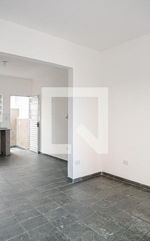Casa à venda com 250m², 6 quartos e sem vaga Casa à venda com 250m², 6 quartos e sem vagaQuarto