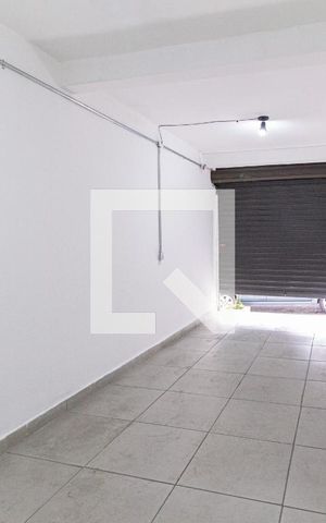 Casa à venda com 250m², 6 quartos e sem vaga Casa à venda com 250m², 6 quartos e sem vagaSalão
