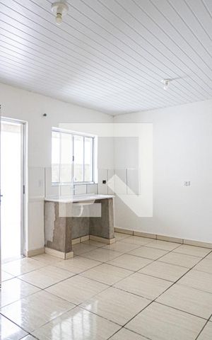 Casa à venda com 250m², 6 quartos e sem vaga Casa à venda com 250m², 6 quartos e sem vagaStudio