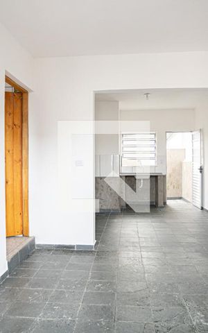 Casa à venda com 250m², 6 quartos e sem vaga Casa à venda com 250m², 6 quartos e sem vagaQuarto