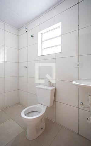 Casa à venda com 250m², 6 quartos e sem vaga Casa à venda com 250m², 6 quartos e sem vagaBanheiro