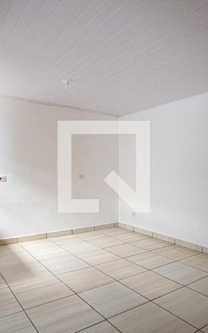 Casa à venda com 250m², 6 quartos e sem vaga Casa à venda com 250m², 6 quartos e sem vagaStudio