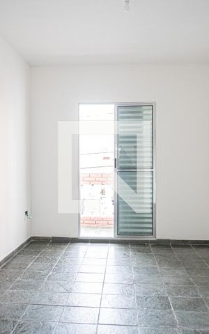 Casa à venda com 250m², 6 quartos e sem vaga Casa à venda com 250m², 6 quartos e sem vagaQuarto