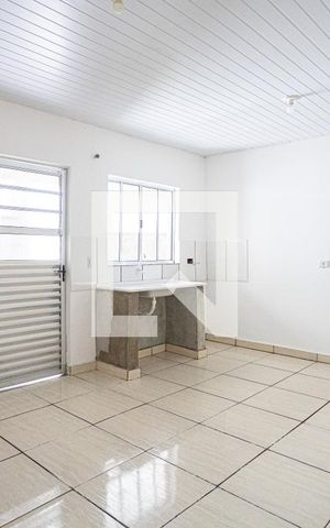 Casa à venda com 250m², 6 quartos e sem vaga Casa à venda com 250m², 6 quartos e sem vagaStudio