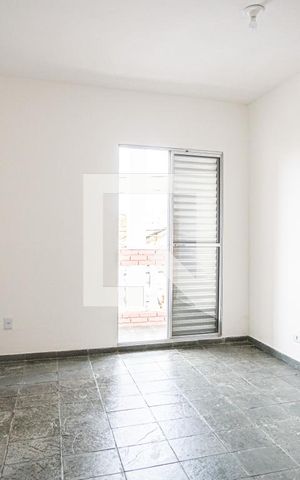 Casa à venda com 250m², 6 quartos e sem vaga Casa à venda com 250m², 6 quartos e sem vagaQuarto