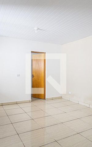 Casa à venda com 250m², 6 quartos e sem vaga Casa à venda com 250m², 6 quartos e sem vagaStudio