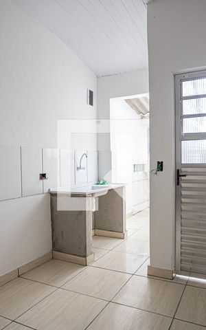Casa à venda com 250m², 6 quartos e sem vaga Casa à venda com 250m², 6 quartos e sem vagaStudio