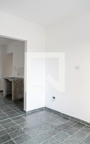 Casa à venda com 250m², 6 quartos e sem vaga Casa à venda com 250m², 6 quartos e sem vagaQuarto
