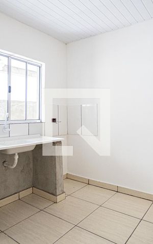 Casa à venda com 250m², 6 quartos e sem vaga Casa à venda com 250m², 6 quartos e sem vagaStudio