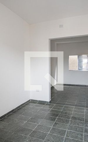 Casa à venda com 250m², 6 quartos e sem vaga Casa à venda com 250m², 6 quartos e sem vagaCozinha e área de serviço
