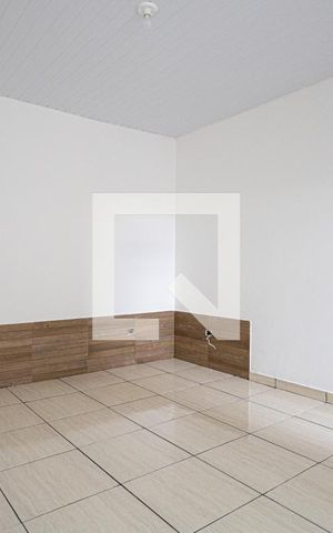 Casa à venda com 250m², 6 quartos e sem vaga Casa à venda com 250m², 6 quartos e sem vagaStudio