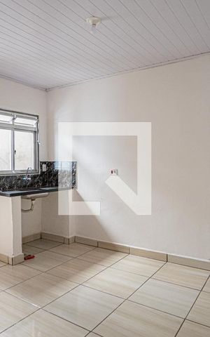 Casa à venda com 250m², 6 quartos e sem vaga Casa à venda com 250m², 6 quartos e sem vagaStudio