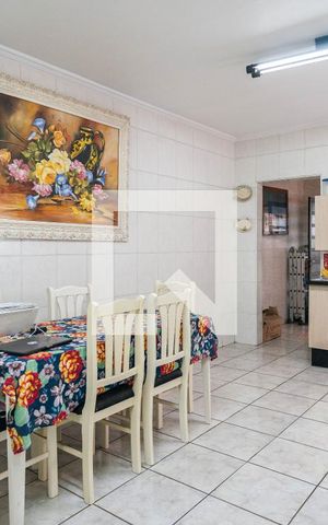 Casa à venda com 150m², 3 quartos e 2 vagas Casa à venda com 150m², 3 quartos e 2 vagasCozinha