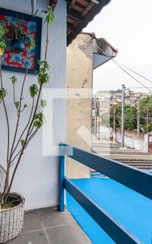 Casa à venda com 150m², 3 quartos e 2 vagas Casa à venda com 150m², 3 quartos e 2 vagasVaranda