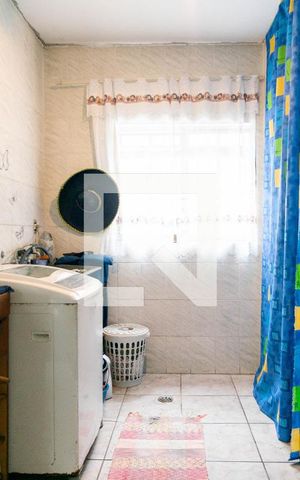 Casa à venda com 150m², 3 quartos e 2 vagas Casa à venda com 150m², 3 quartos e 2 vagasÁrea de Serviço