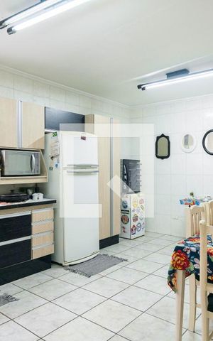 Casa à venda com 150m², 3 quartos e 2 vagas Casa à venda com 150m², 3 quartos e 2 vagasCozinha