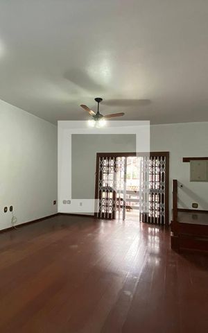 Casa à venda com 430m², 5 quartos e 5 vagasSala