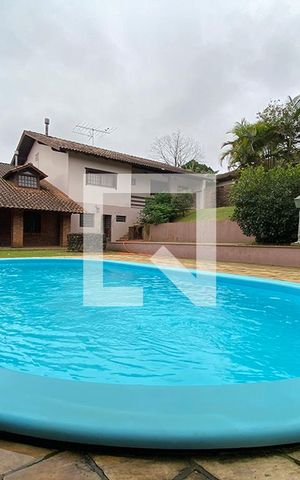 Casa à venda com 430m², 5 quartos e 5 vagasPiscina
