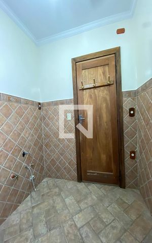 Casa à venda com 430m², 5 quartos e 5 vagasBanheiro da Suíte 