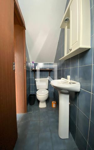 Casa à venda com 430m², 5 quartos e 5 vagasBanheiro de Serviço