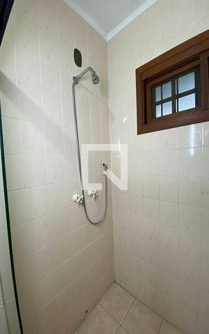 Casa à venda com 430m², 5 quartos e 5 vagasBox do Banheiro Social