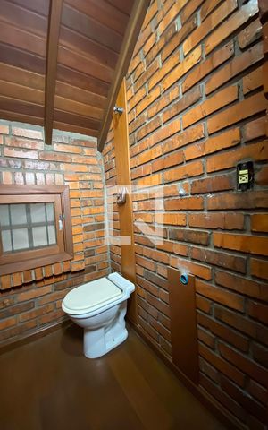 Casa à venda com 430m², 5 quartos e 5 vagasLavabo