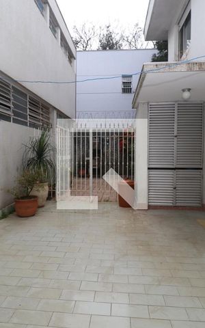 Casa para alugar com 420m², 4 quartos e 4 vagasQuintal 