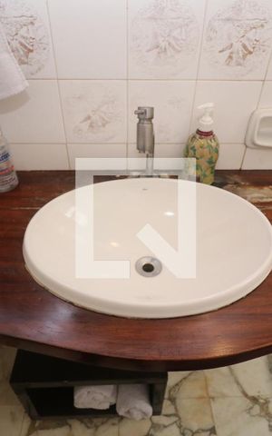 Casa para alugar com 420m², 4 quartos e 4 vagasLavabo