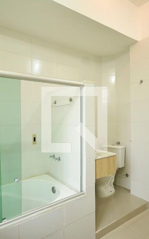 Apartamento para alugar com 110m², 2 quartos e sem vagaCloset com banheiro