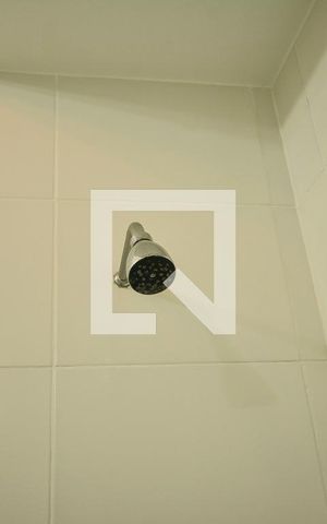 Apartamento para alugar com 110m², 2 quartos e sem vagaCloset com banheiro