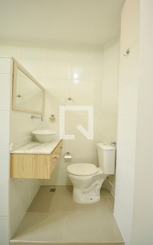 Apartamento para alugar com 110m², 2 quartos e sem vagaCloset com banheiro