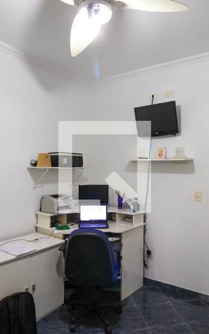 Casa à venda com 514m², 4 quartos e 8 vagas Casa à venda com 514m², 4 quartos e 8 vagasQuarto 3