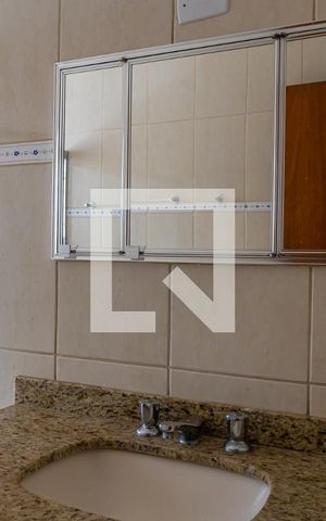 Casa à venda com 185m², 3 quartos e 2 vagas Casa à venda com 185m², 3 quartos e 2 vagasBanheiro Social