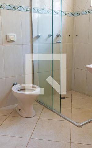 Casa à venda com 185m², 3 quartos e 2 vagas Casa à venda com 185m², 3 quartos e 2 vagasBanheiro da Suíte